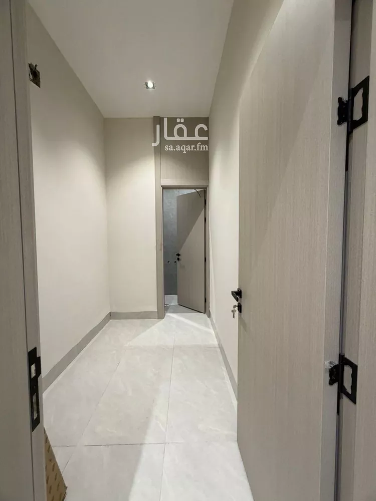 فيلا للبيع في شارع السلطان قابوس بن سعيد, حي المعيزيلة, مدينة الرياض, منطقة الرياض 17