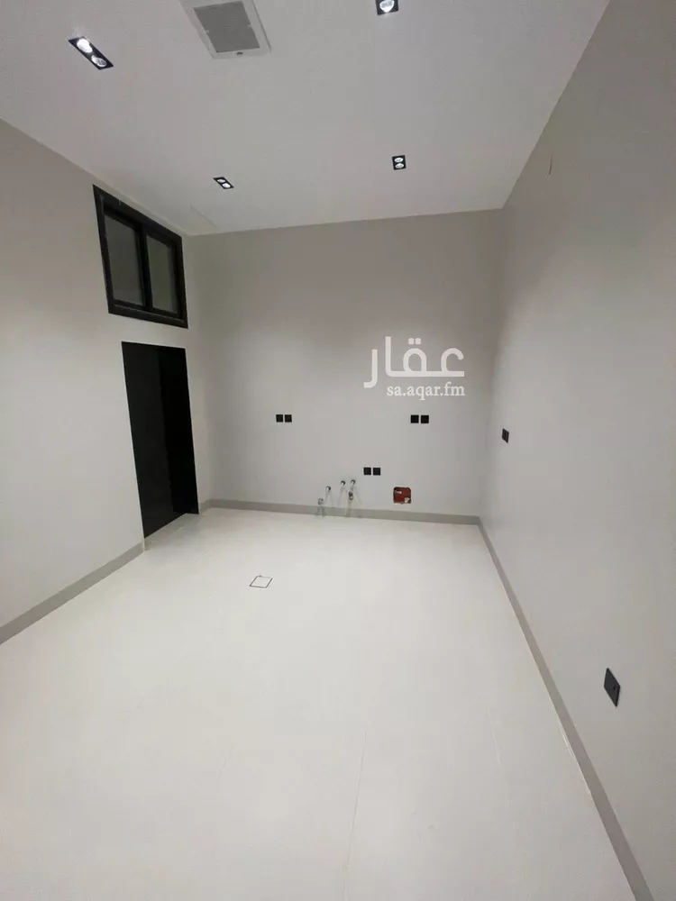 فيلا للبيع في شارع عيسى ابن سلمان خليفه, حي المعيزيلة, مدينة الرياض, منطقة الرياض 16