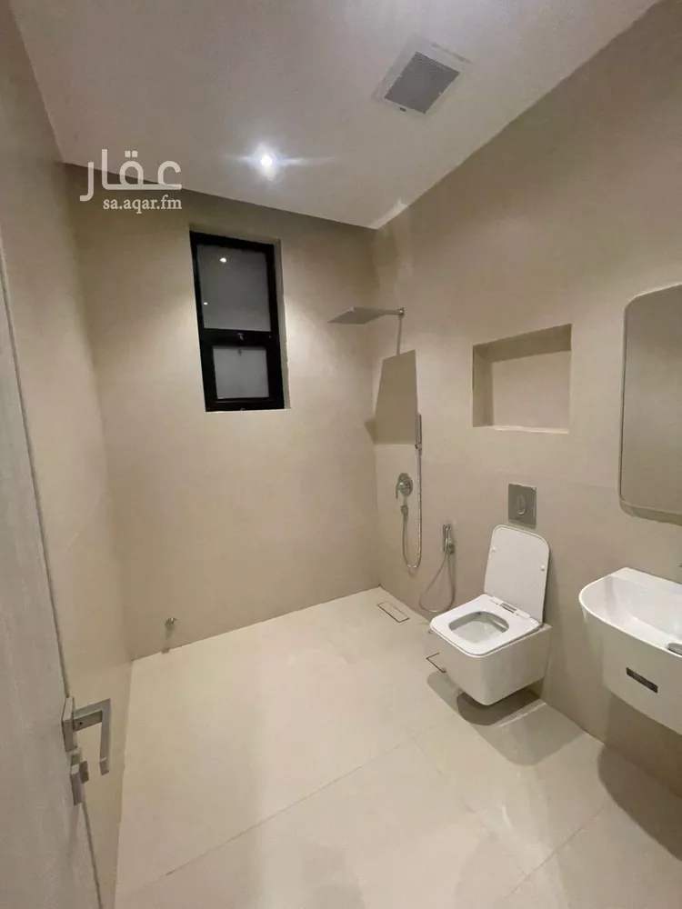 Floor for Sale in Riyadh Al Yarmouk 10