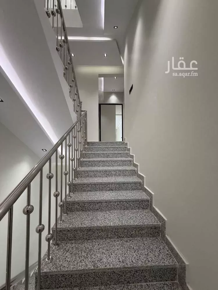 فيلا للبيع في حي الورود, مدينة خميس مشيط, منطقة عسير صورة 2