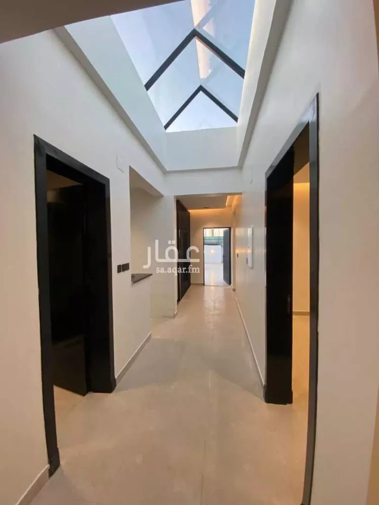 عمارة للبيع في شارع عبدالرحمن الزواوي, حي الزهور, مدينة أبها, منطقة عسير صورة 2