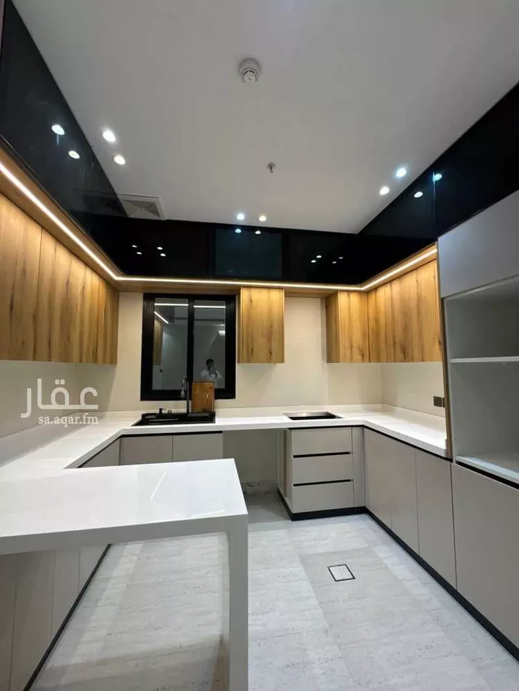 شقة للبيع في شارع العطايف, حي الحمراء, مدينة الخبر, المنطقة الشرقية 8