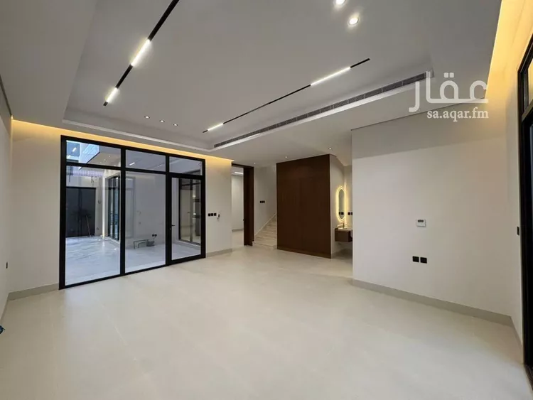 فيلا للبيع في شارع أحمد الزنجاني, حي المهدية, مدينة الرياض, منطقة الرياض صورة 4