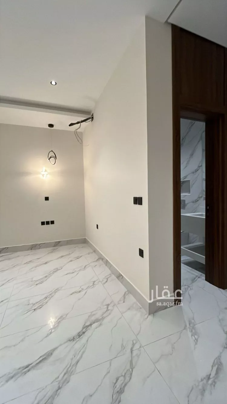 فيلا للبيع في شارع أحمد بن الرملي, حي المهدية, مدينة الرياض, منطقة الرياض صورة 5