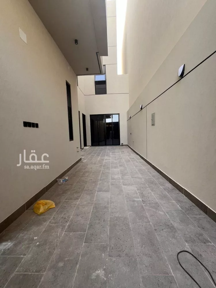 فيلا للبيع في شارع أحمد بن الحسن الأنصاري, حي المهدية, مدينة الرياض, منطقة الرياض صورة 5