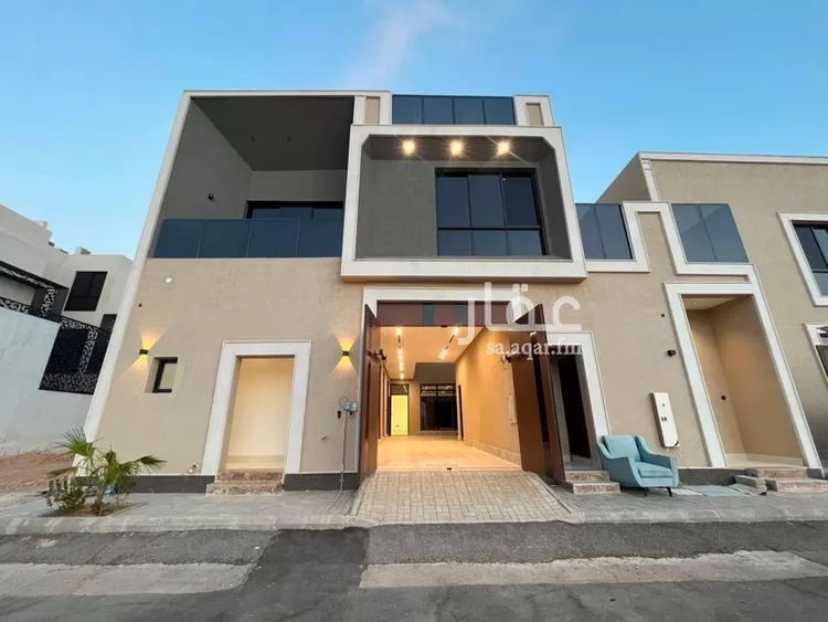 Villa for Sale in Riyadh Al Mahdiyah 1 صورة