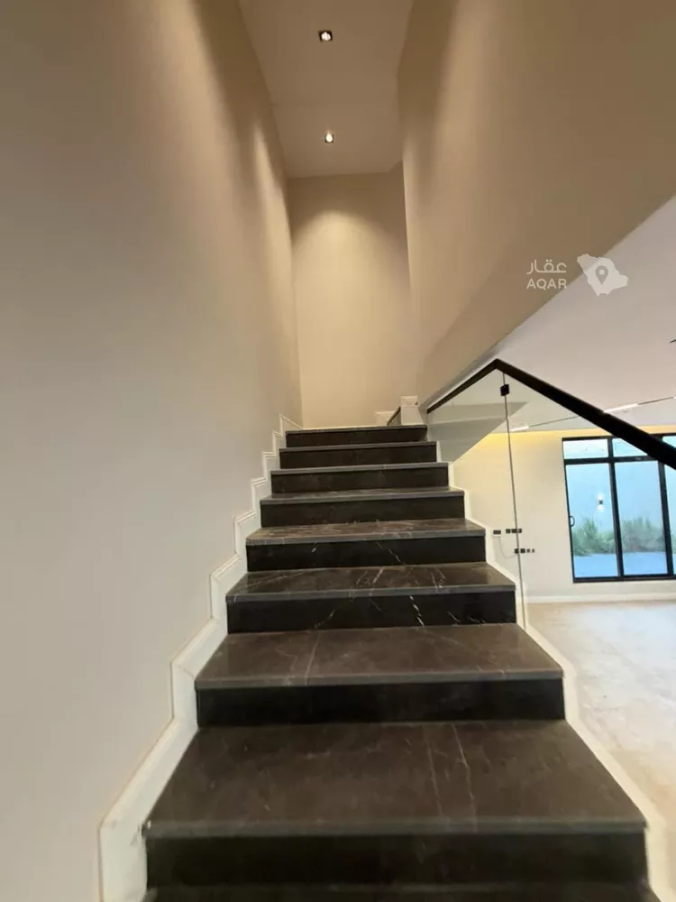 فيلا للبيع في شارع ابي الشيخ الاصبهاني, حي المهدية, مدينة الرياض, منطقة الرياض 16