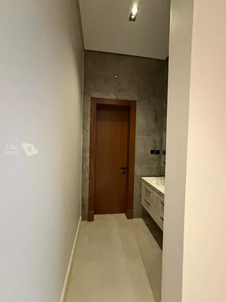 فيلا للبيع في شارع ابي الشيخ الاصبهاني, حي المهدية, مدينة الرياض, منطقة الرياض صورة 5