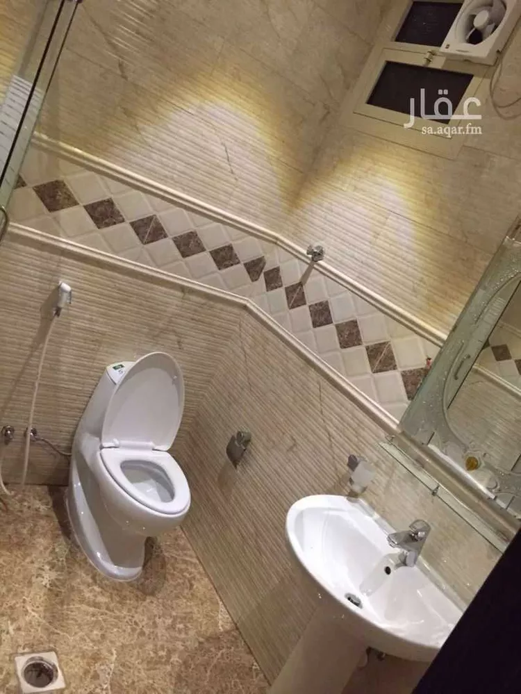 Building for Rent in Medina Al Khalidiyah صورة 5