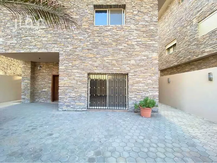 فيلا للإيجار في شارع عبدالرحمن ابن خميس, حي الروضة, مدينة جدة, منطقة مكة المكرمة صورة 2