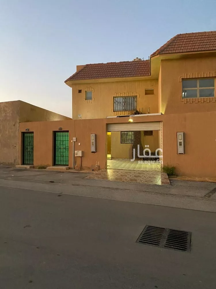 فيلا للبيع في شارع الحسن المالقي, حي الأخضر, مدينة بريدة, منطقة القصيم