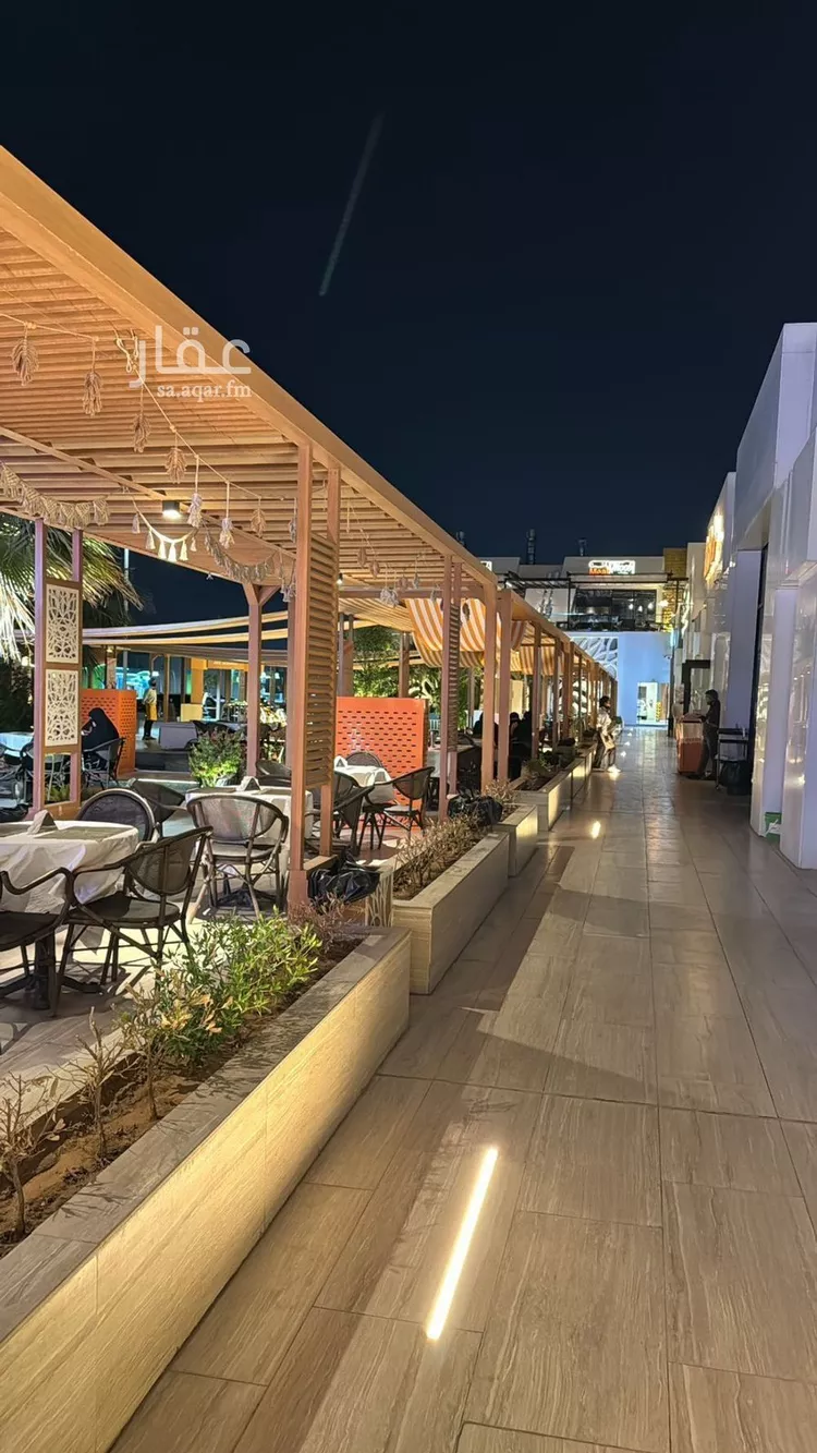 محل للإيجار في شارع الإمام أحمد بن حنبل, حي النهضة, مدينة بريده, منطقة القصيم