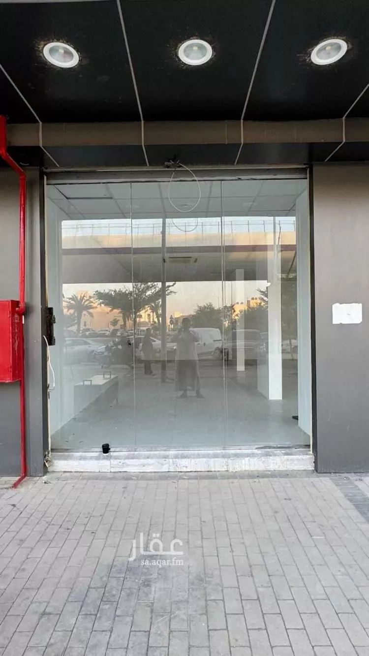 محل للإيجار في شارع الشيخ حسن بن حسين بن علي, حي الحمراء, مدينة الرياض, منطقة الرياض صورة 5