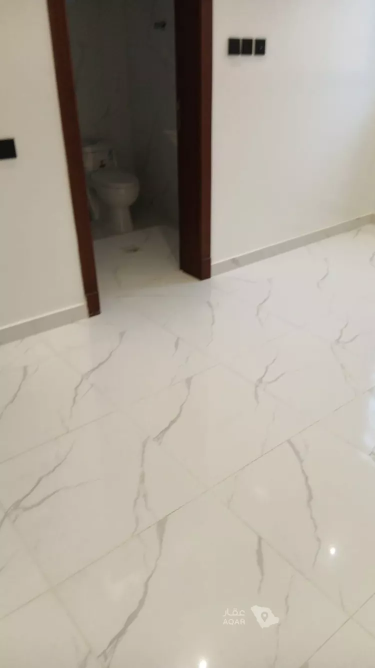 Floor for Sale in Riyadh Ad Dar Al Baida 4