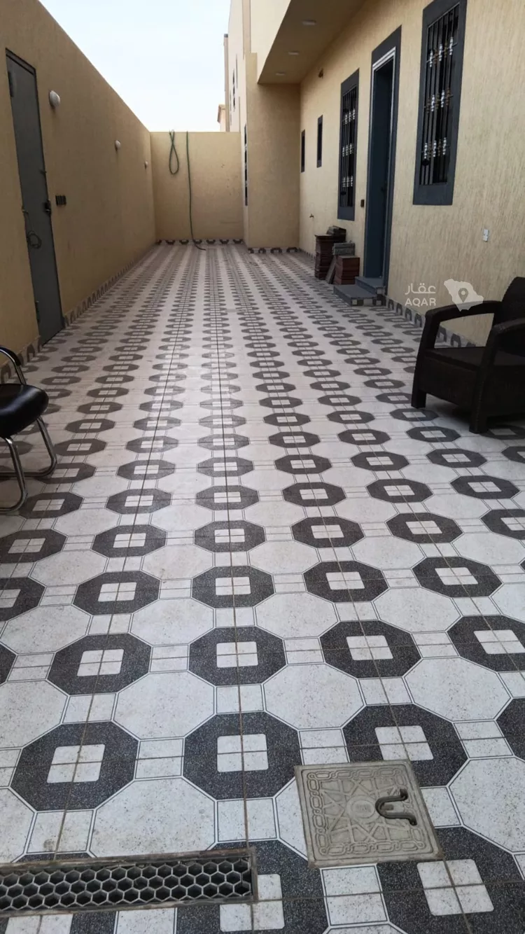Floor for Sale in Riyadh Ad Dar Al Baida 3