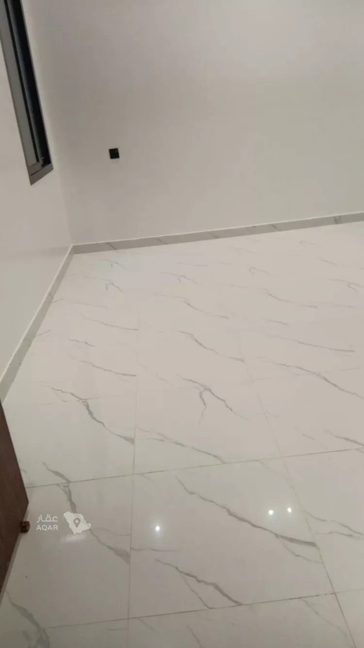 Floor for Sale in Riyadh Ad Dar Al Baida 2