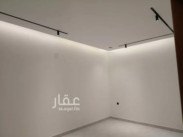 دور للبيع في شارع عمر بن عبداللطيف, حي الرمال, مدينة الرياض, منطقة الرياض صورة 2