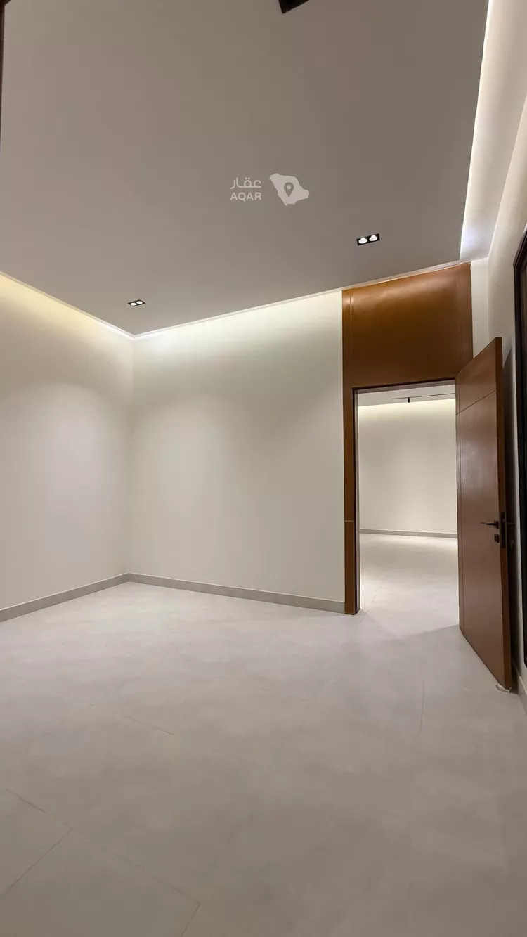 Floor for Sale in Riyadh Ar Rimal 12