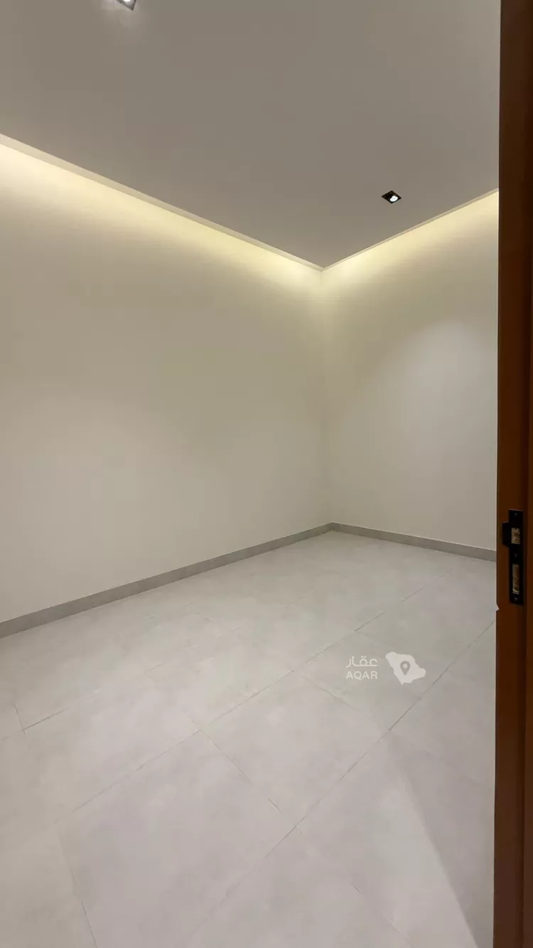 Floor for Sale in Riyadh Al Munsiyah 4