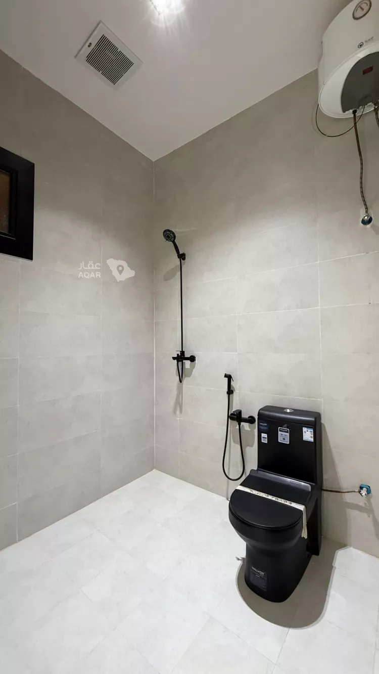 Floor for Sale in Riyadh Ar Rimal 8