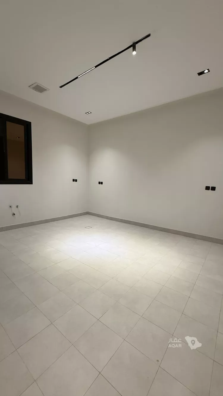 Floor for Sale in Riyadh Ar Rimal 5