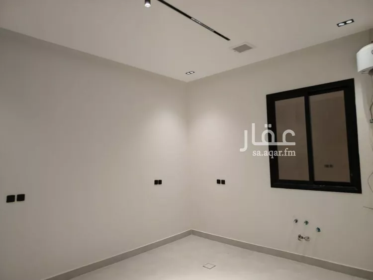 دور للبيع في شارع عمر بن عبداللطيف, حي الرمال, مدينة الرياض, منطقة الرياض صورة 5