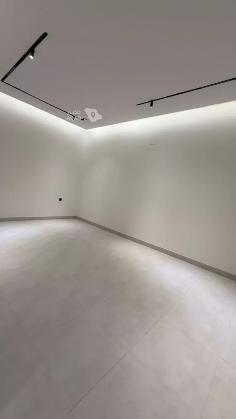 Floor for Sale in Riyadh Ar Rimal 3