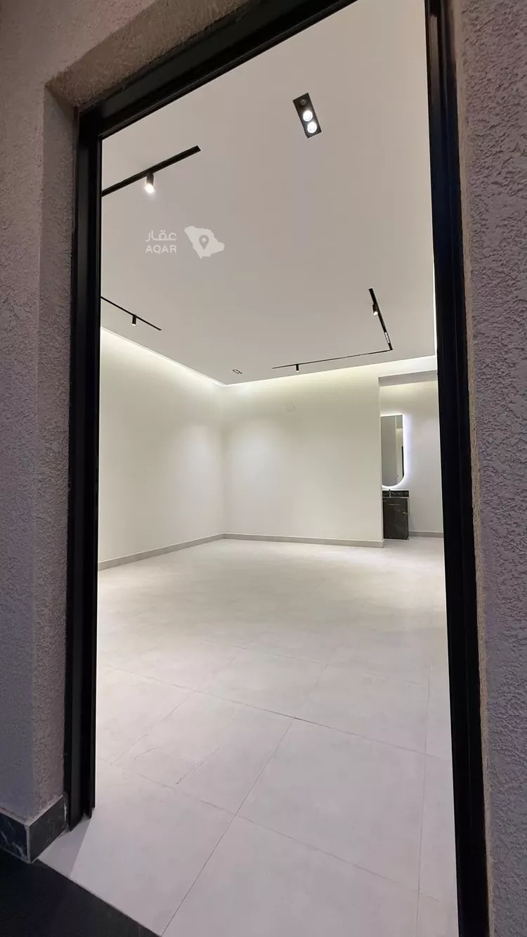 Floor for Sale in Riyadh Ar Rimal 11