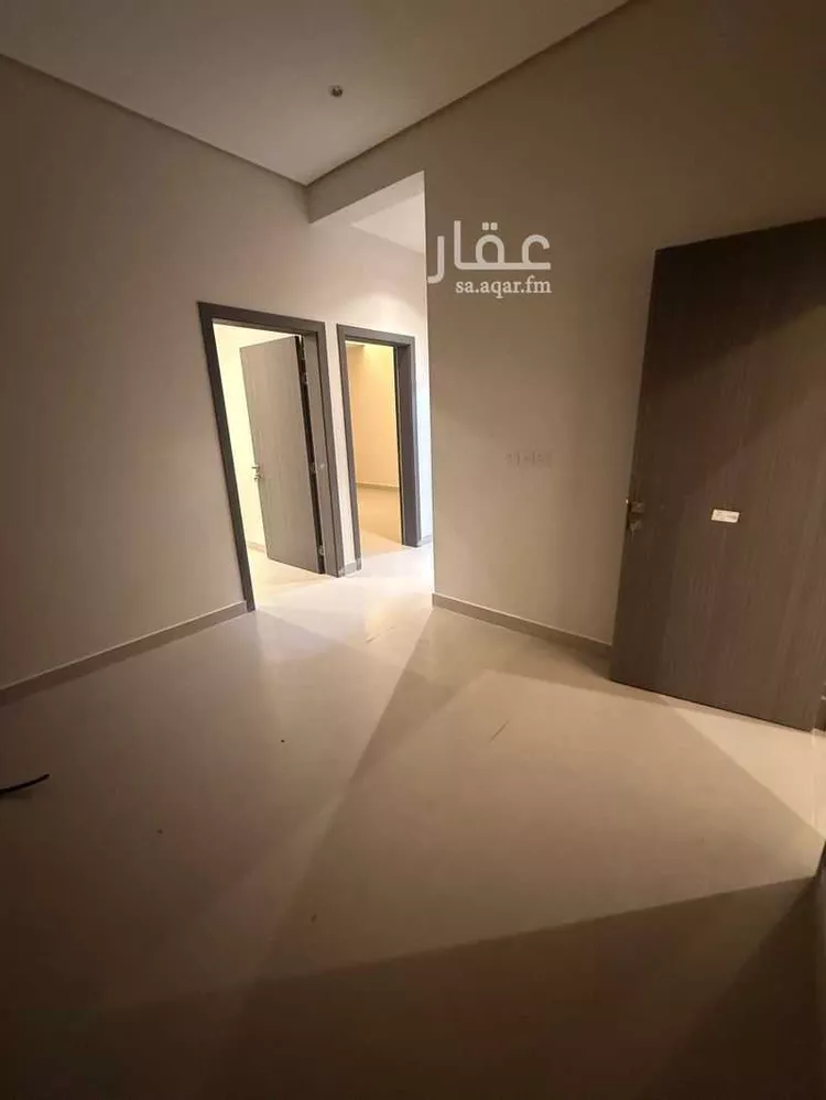 عمارة للإيجار في شارع ابن جرير الطبري, حي العزيزية, مدينة النعيرية, المنطقة الشرقية 8