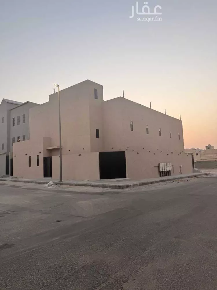 عمارة للإيجار في شارع ابن جرير الطبري, حي العزيزية, مدينة النعيرية, المنطقة الشرقية