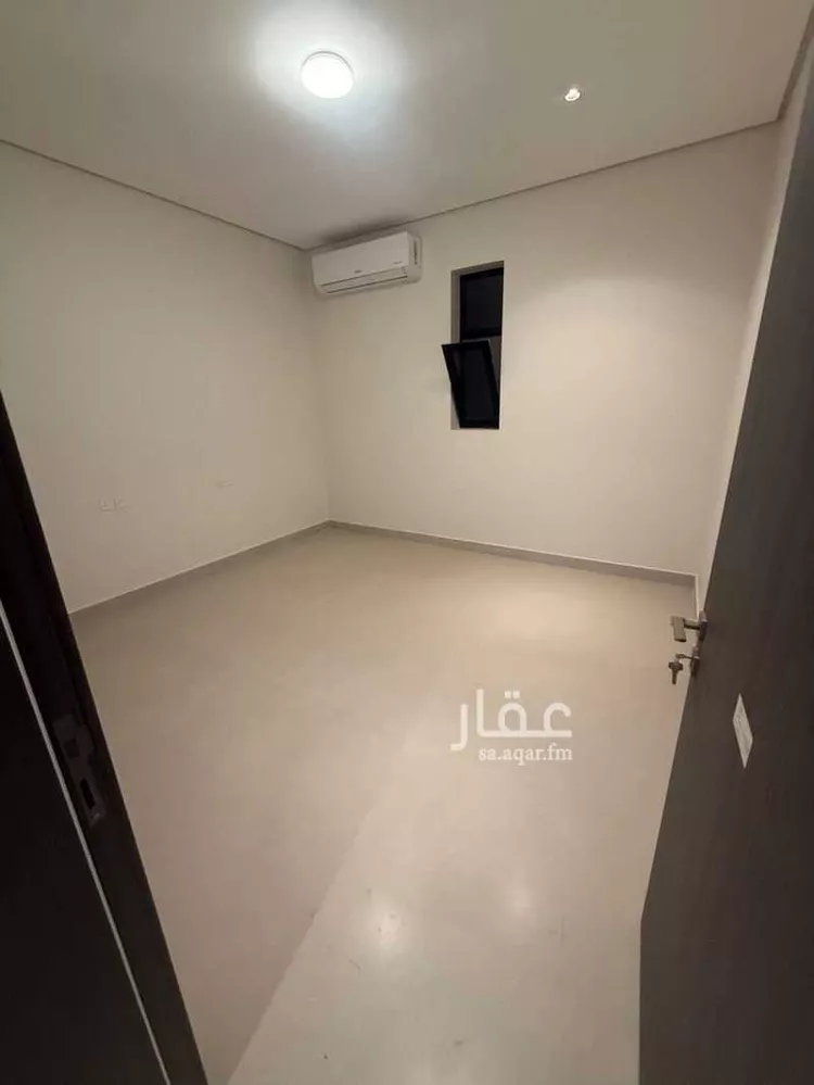 عمارة للإيجار في شارع ابن جرير الطبري, حي العزيزية, مدينة النعيرية, المنطقة الشرقية صورة 3