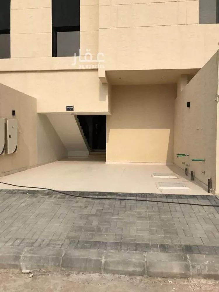 Floor for Sale in Riyadh Al Arid