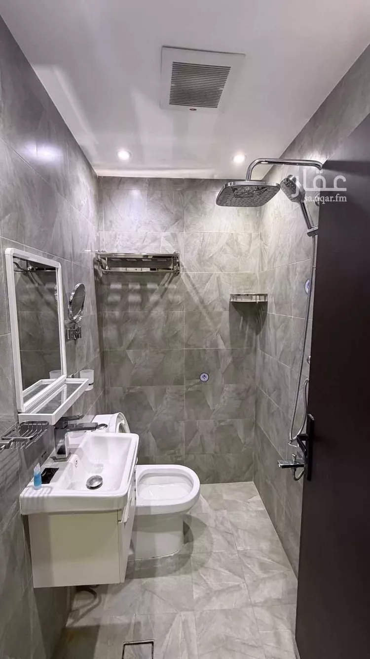 شقة للإيجار في شارع شهيد الدين ثم الوطن عبدالرحمن بن عزاز, حي الشهداء, مدينة الرياض, منطقة الرياض 8