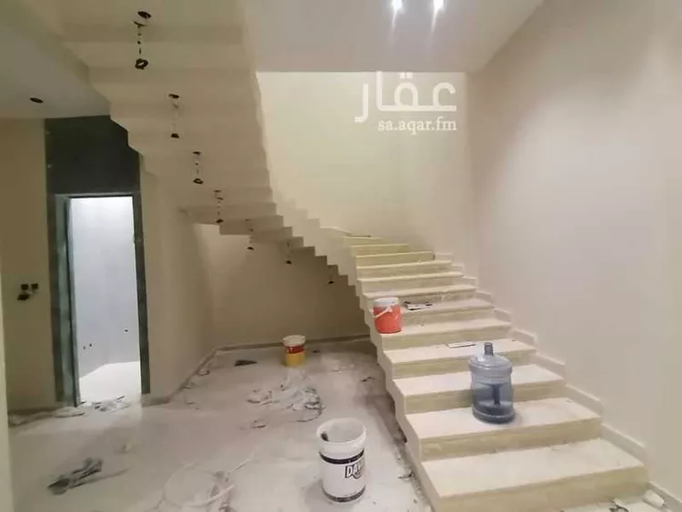 دور للبيع في شارع الرشيد التاجر, حي عكاظ, مدينة الرياض, منطقة الرياض صورة 3
