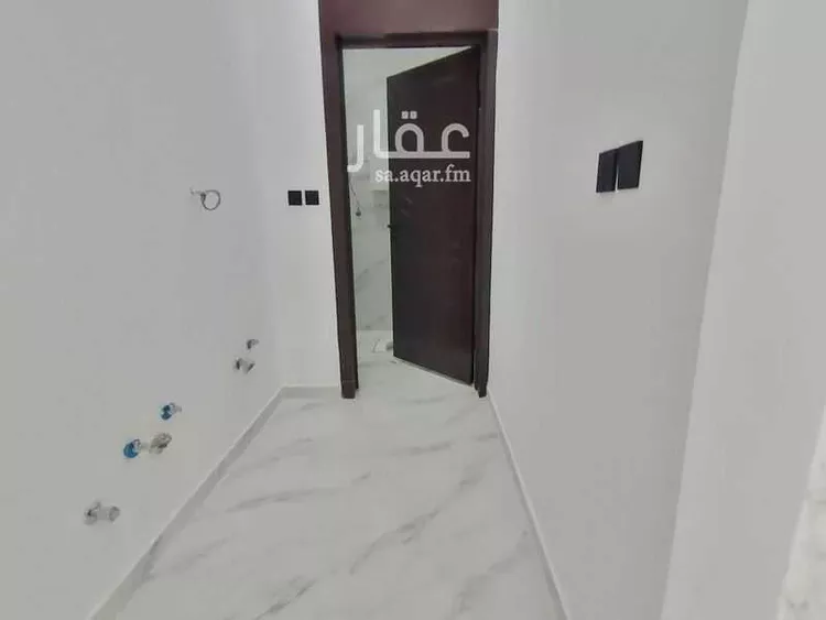 دور للبيع في شارع الرشيد التاجر, حي عكاظ, مدينة الرياض, منطقة الرياض صورة 2