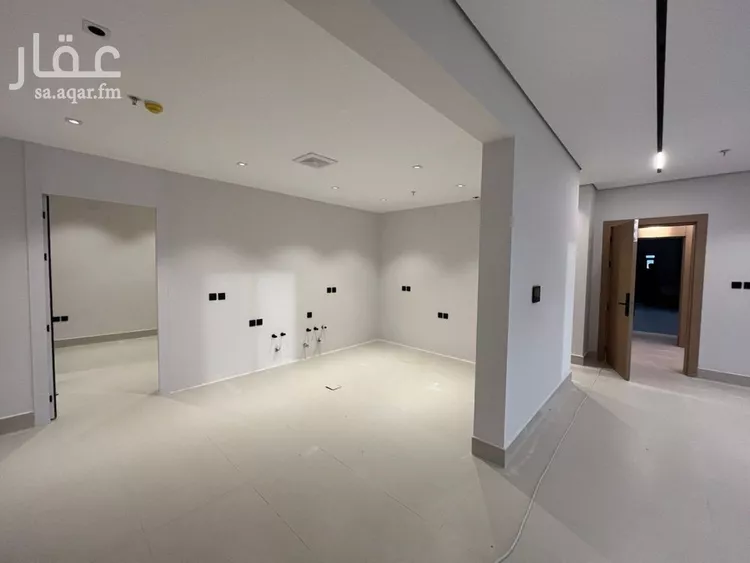شقة للبيع في شارع أبي الحسن الأسفرائيني, حي المهدية, مدينة الرياض, منطقة الرياض 13