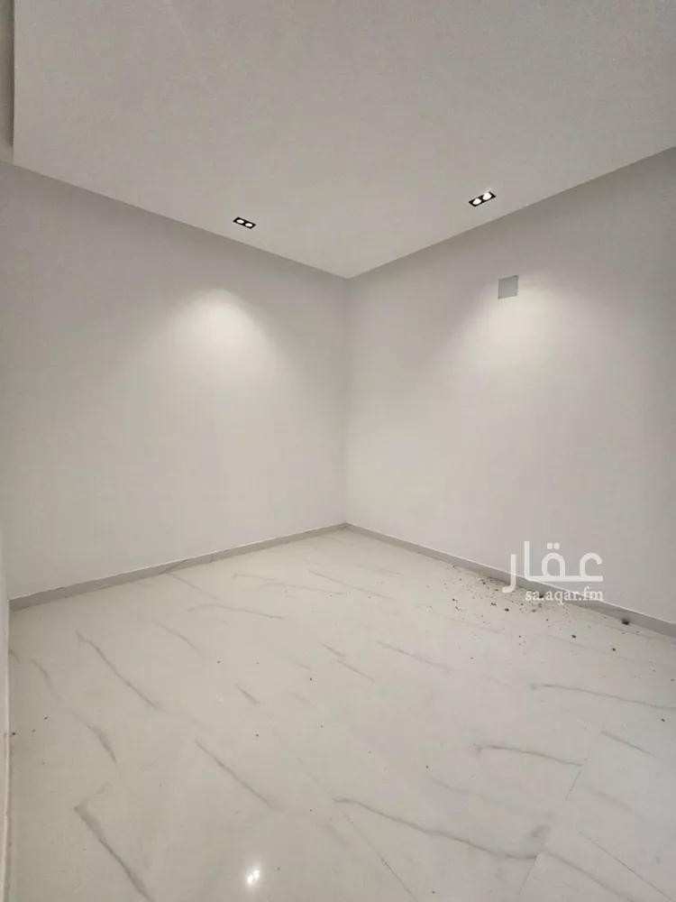 دور للبيع في شارع رضي الدين الحنبلي, حي عكاظ, مدينة الرياض, منطقة الرياض صورة 3
