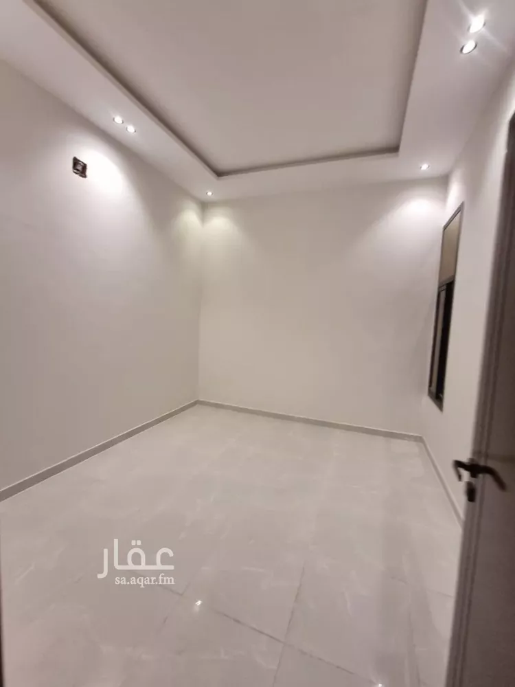 دور للبيع في شارع مالك بن الحارث, حي بدر, مدينة الرياض, منطقة الرياض صورة 3