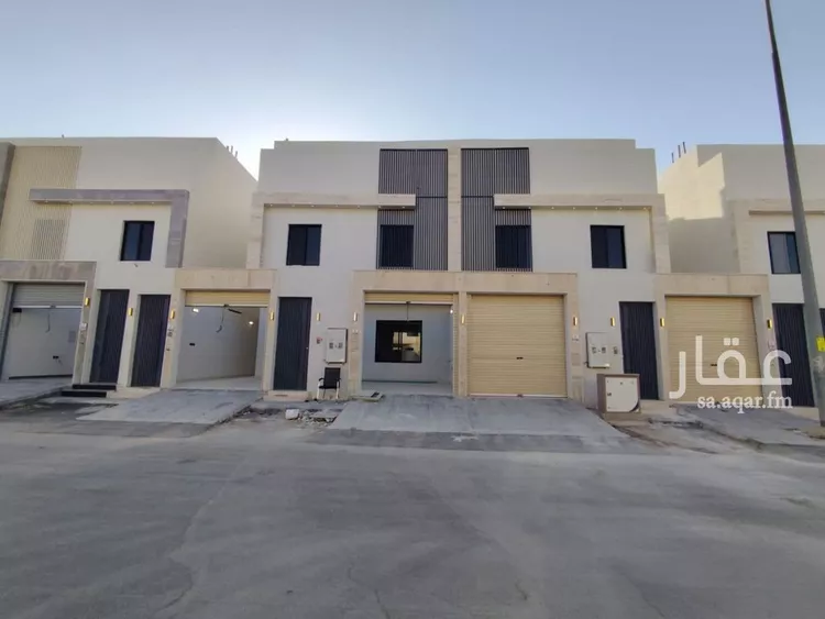 فيلا للبيع في شارع عبدالخالق الصابوني, حي عكاظ, مدينة الرياض, منطقة الرياض صورة 2