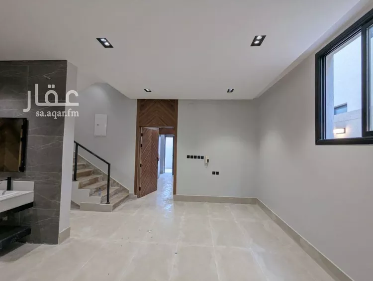 فيلا للبيع في شارع عثمان الدمياطي, حي عكاظ, مدينة الرياض, منطقة الرياض صورة 3