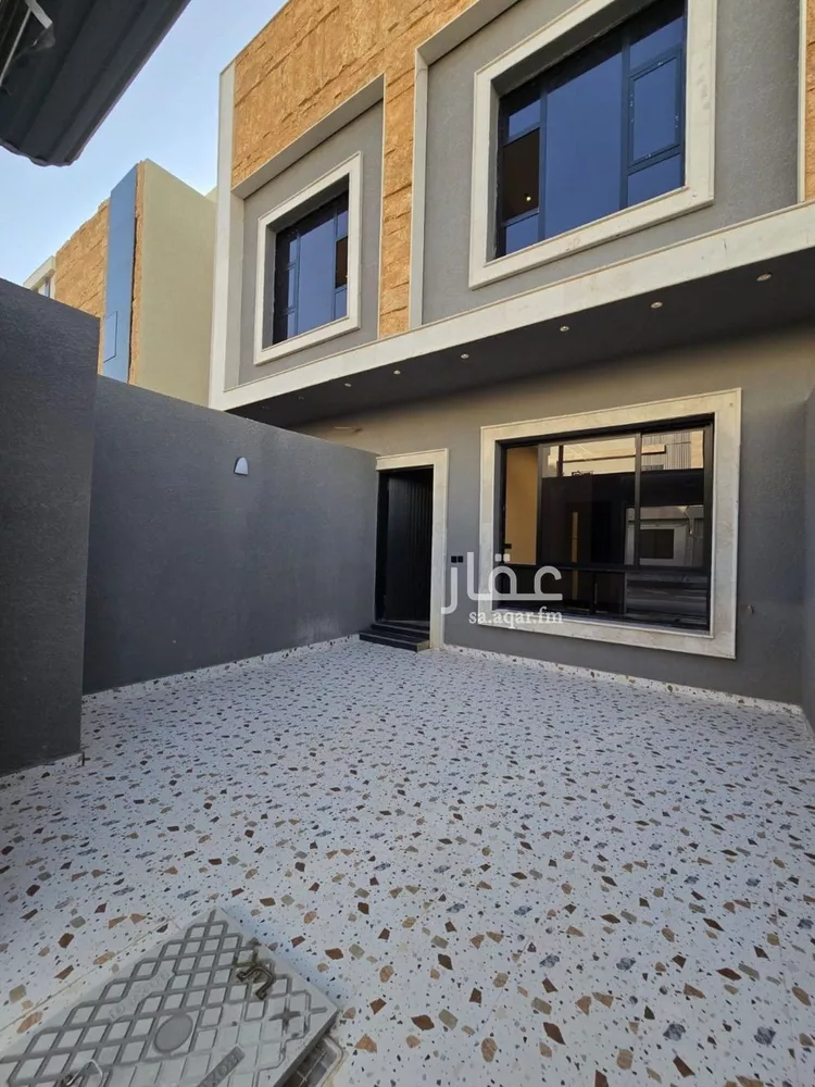 فيلا للبيع في شارع النوارس, حي عكاظ, مدينة الرياض, منطقة الرياض صورة 2