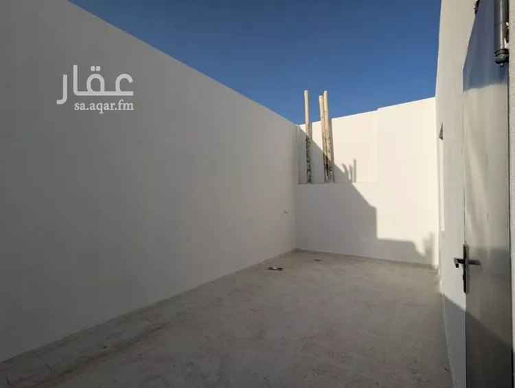 فيلا للبيع في شارع عثمان الدمياطي, حي عكاظ, مدينة الرياض, منطقة الرياض صورة 5