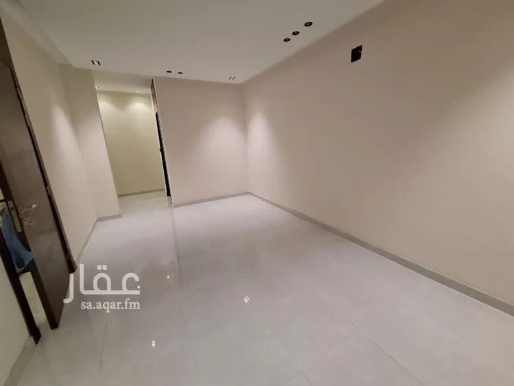 فيلا للبيع في شارع الكردوس بن المنيع, حي عكاظ, مدينة الرياض, منطقة الرياض صورة 3