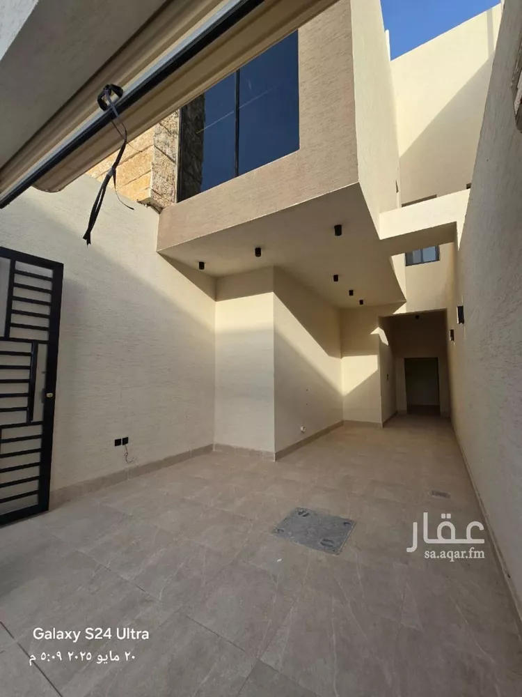 دور للبيع في شارع مسلم, حي بدر, مدينة الرياض, منطقة الرياض صورة 2