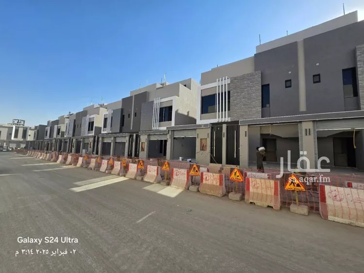 دور للبيع في شارع ريس, حي بدر, مدينة الرياض, منطقة الرياض صورة 3
