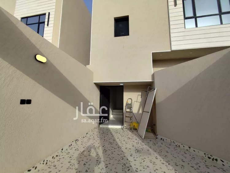 دور للبيع في شارع مالك بن الحارث, حي بدر, مدينة الرياض, منطقة الرياض صورة 2