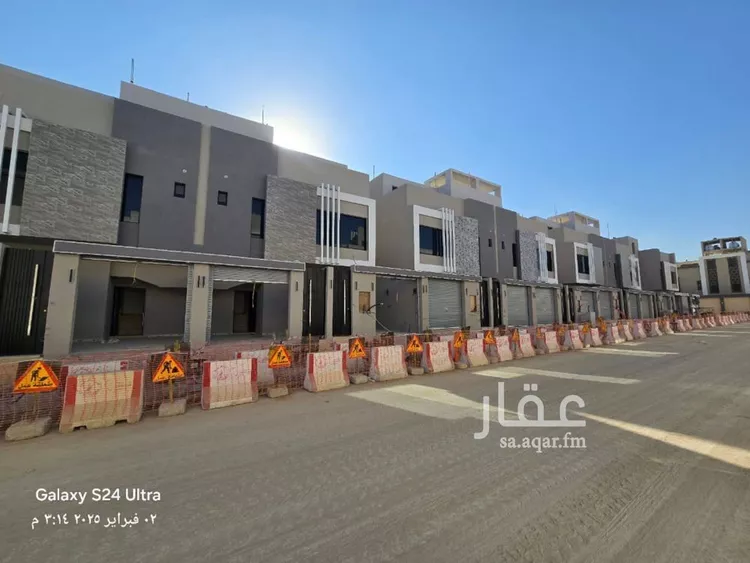 دور للبيع في شارع ريس, حي بدر, مدينة الرياض, منطقة الرياض صورة 2