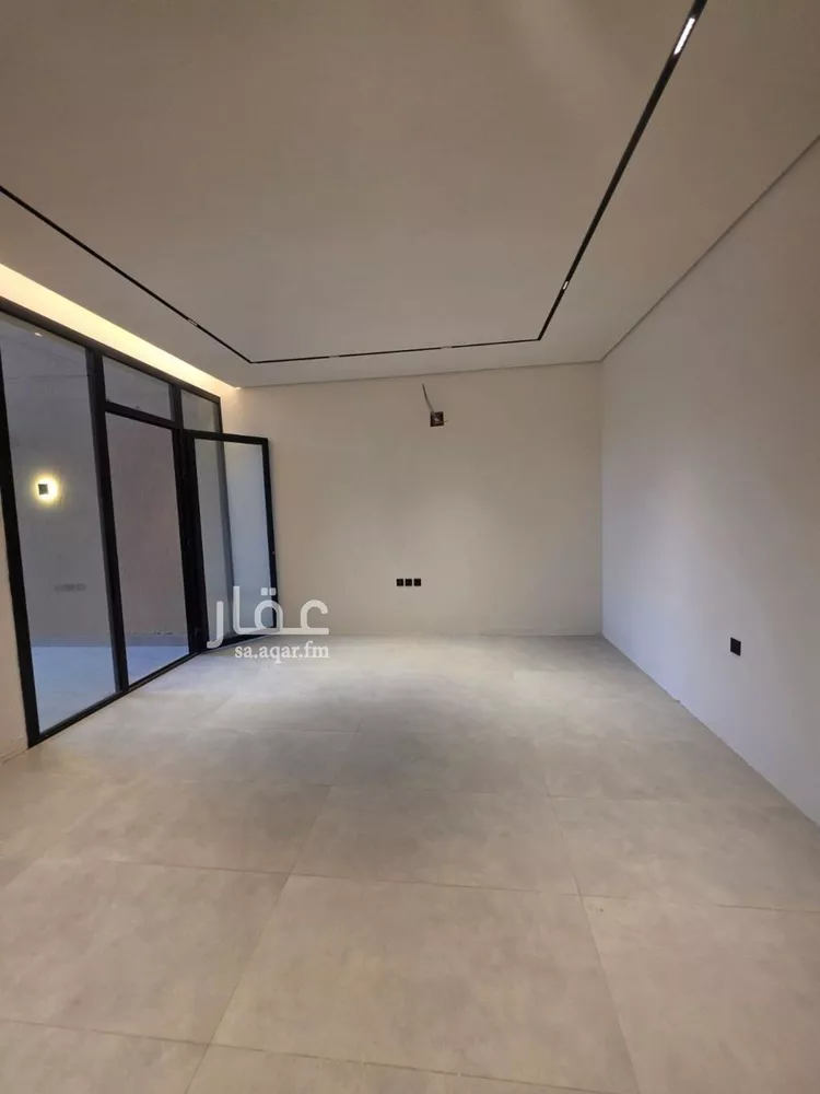 Floor for Sale in Riyadh Al Maizilah 10