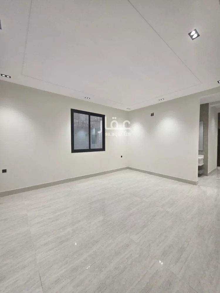 Floor for Sale in Riyadh Tuwaiq 11