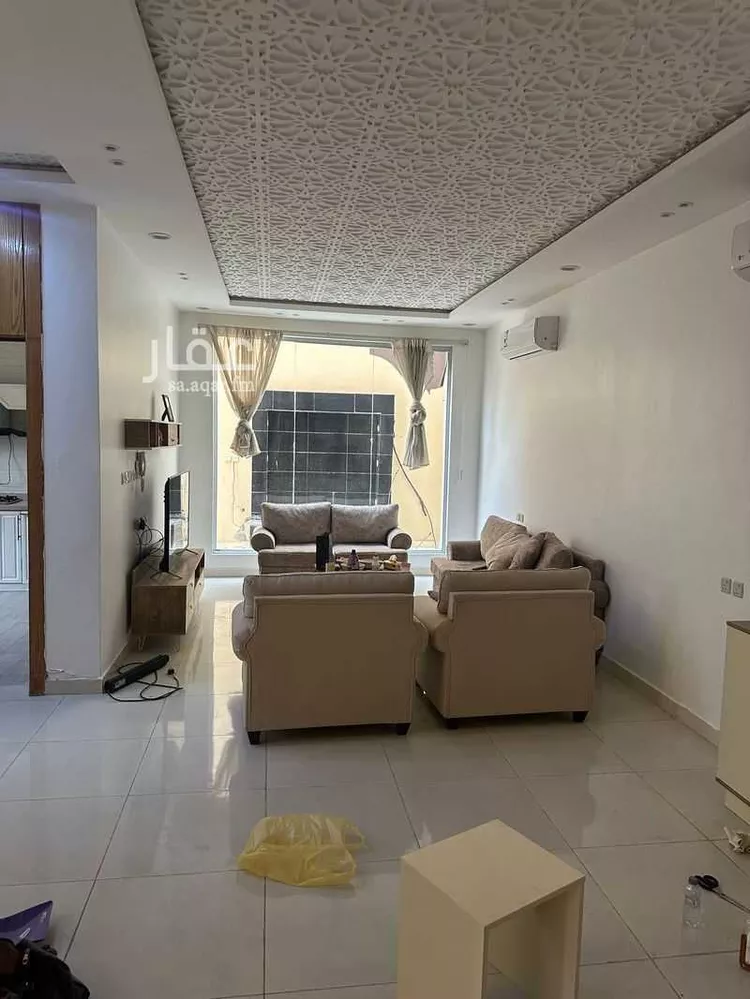 فيلا للبيع في شارع قصيرات, حي شبرا, مدينة الرياض, منطقة الرياض صورة 3
